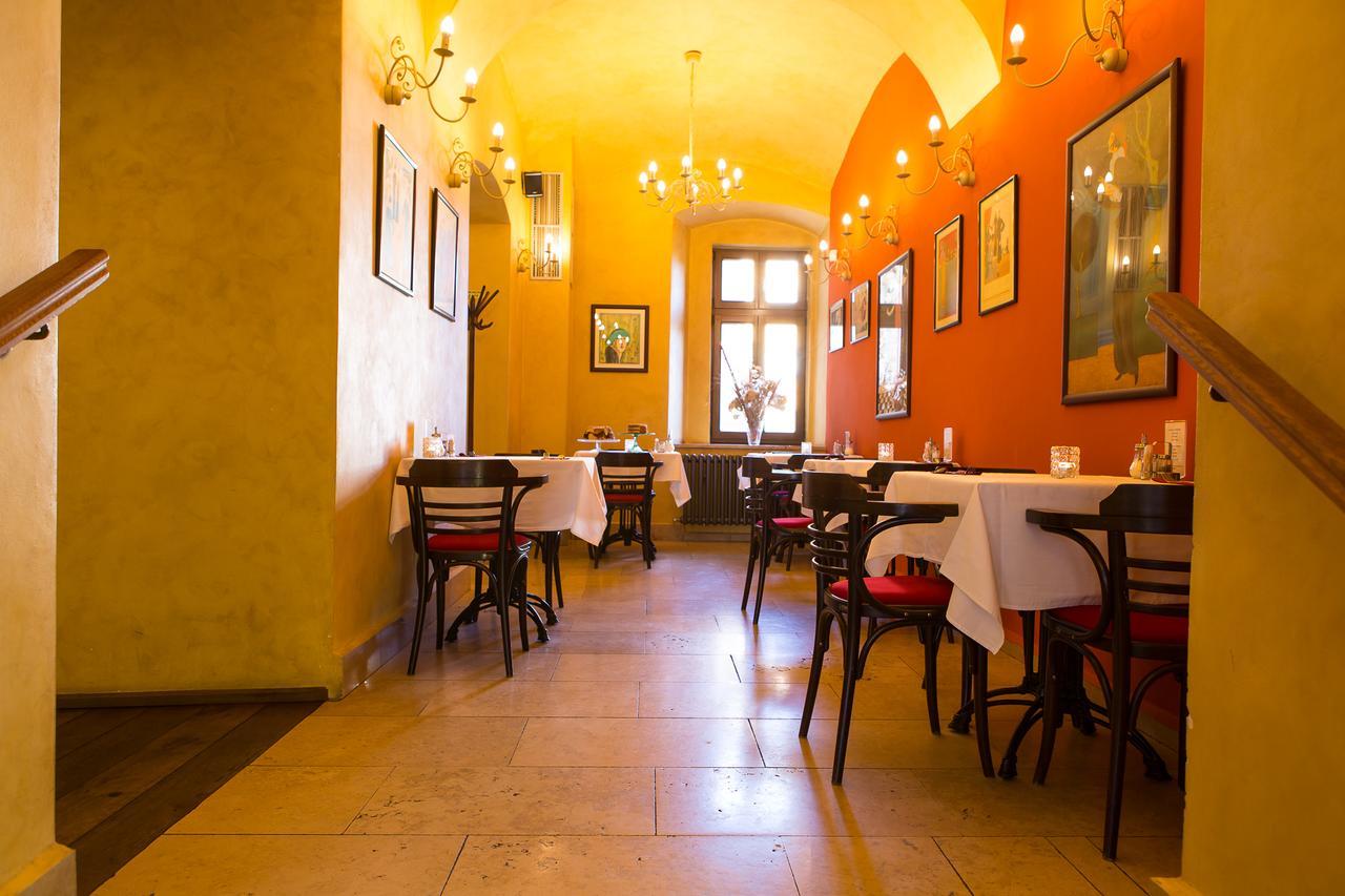 Hotel Rous Plzen Luaran gambar